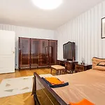 Apartment 3 Apartmend 90m2 Parking For One Car Fifth Floor And The Building Does Not Have An Elevator *
