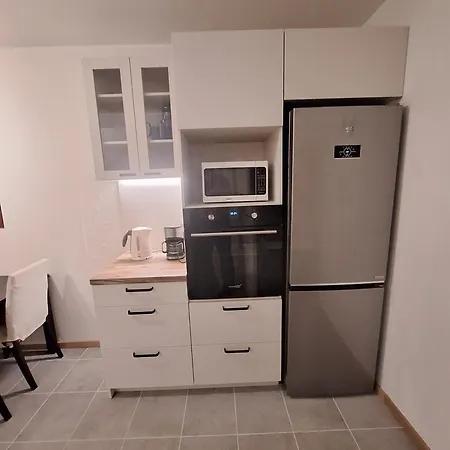 3 Apartmend 90m2 Parking For One Car Fifth Floor And The Building Does Not Have An Elevator *