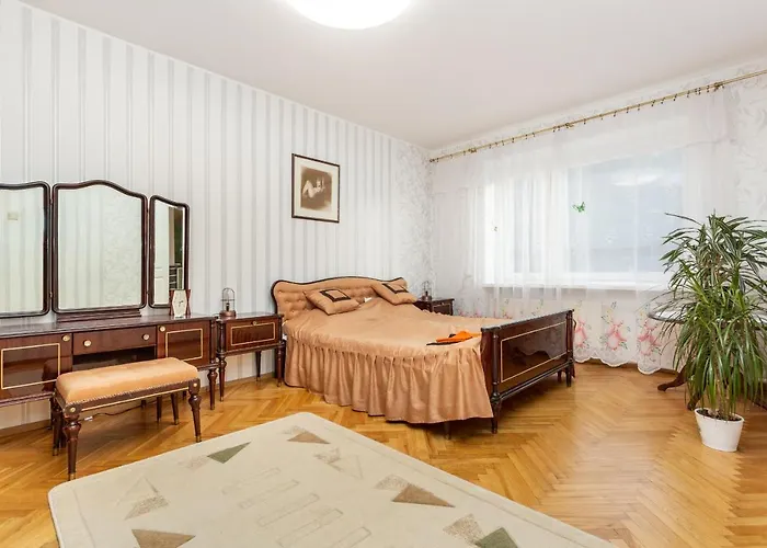 Appartement 3 Apartmend 90m2 Parking For One Car Fifth Floor And The Building Does Not Have An Elevator *